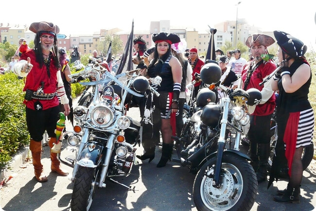 en kilt au festival brescoudos bike week