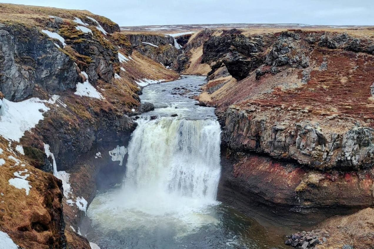 islande à moto attifoss fjord ouest