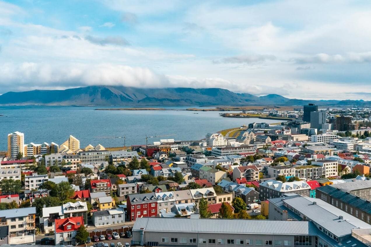 islande à moto vue panoramique de reykjavik